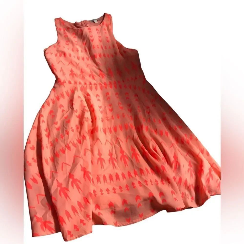Gianni Bini size small adorable lined sleeveless dress in excellent condition.